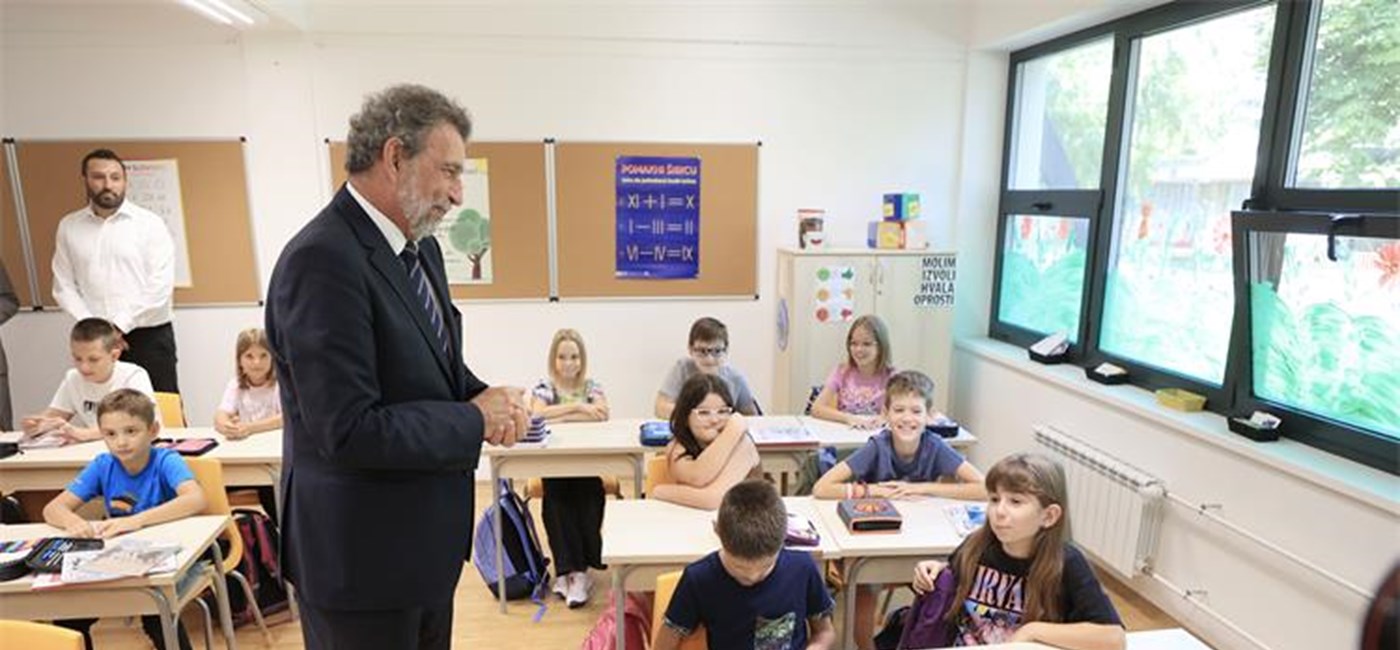 Fuchs: Do 2027. ni jedna škola ne bi smjela raditi u dvije smjene